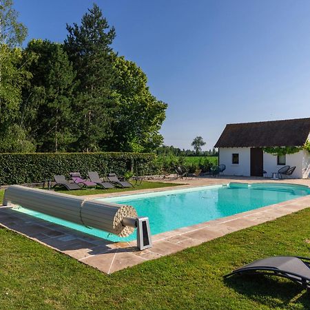 Maison Jardin Gaillard disposant d'une piscine chauffée Bieville-en-Auge Exterior foto