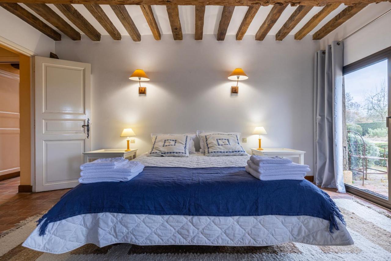 Maison Jardin Gaillard disposant d'une piscine chauffée Bieville-en-Auge Exterior foto