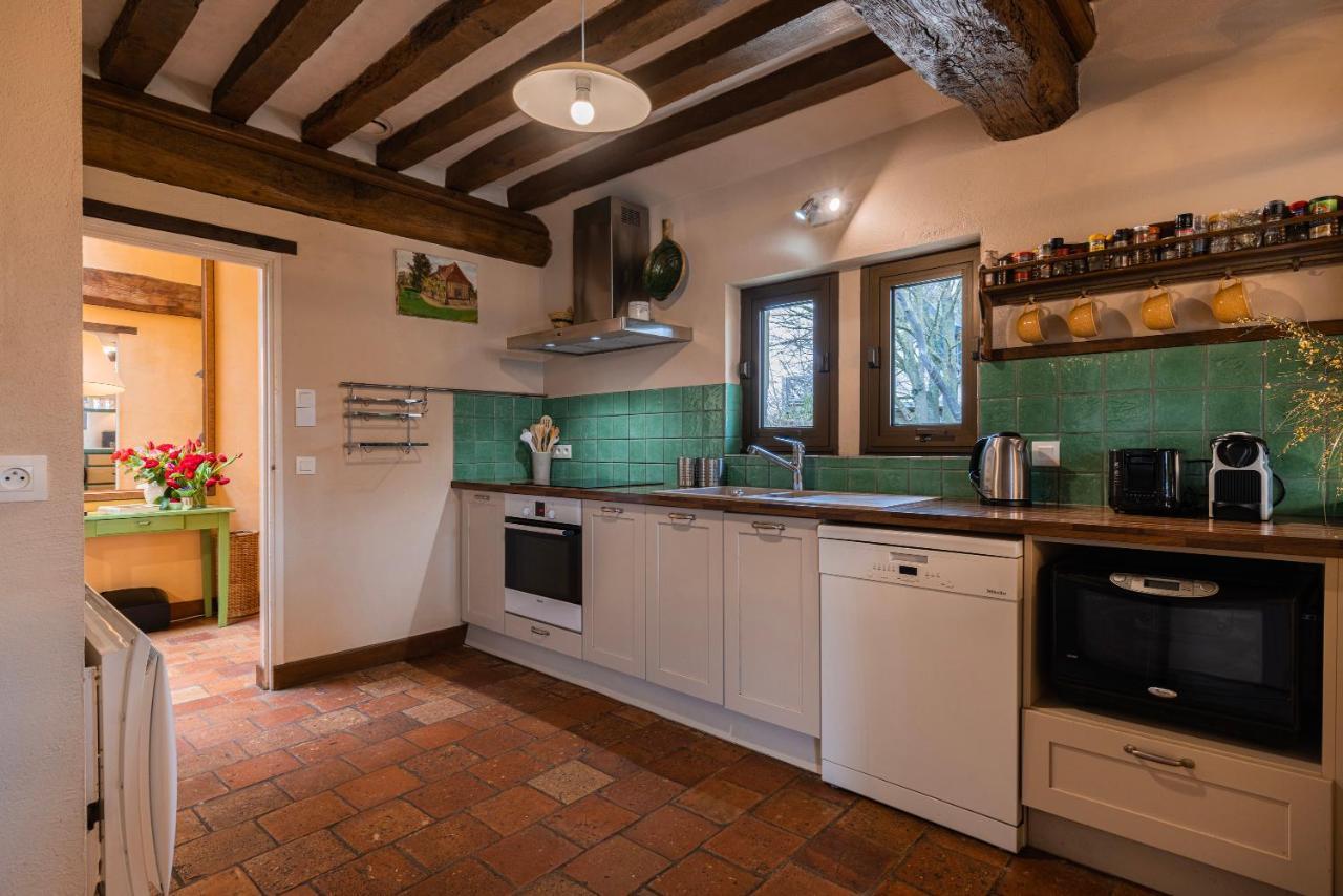 Maison Jardin Gaillard disposant d'une piscine chauffée Bieville-en-Auge Exterior foto