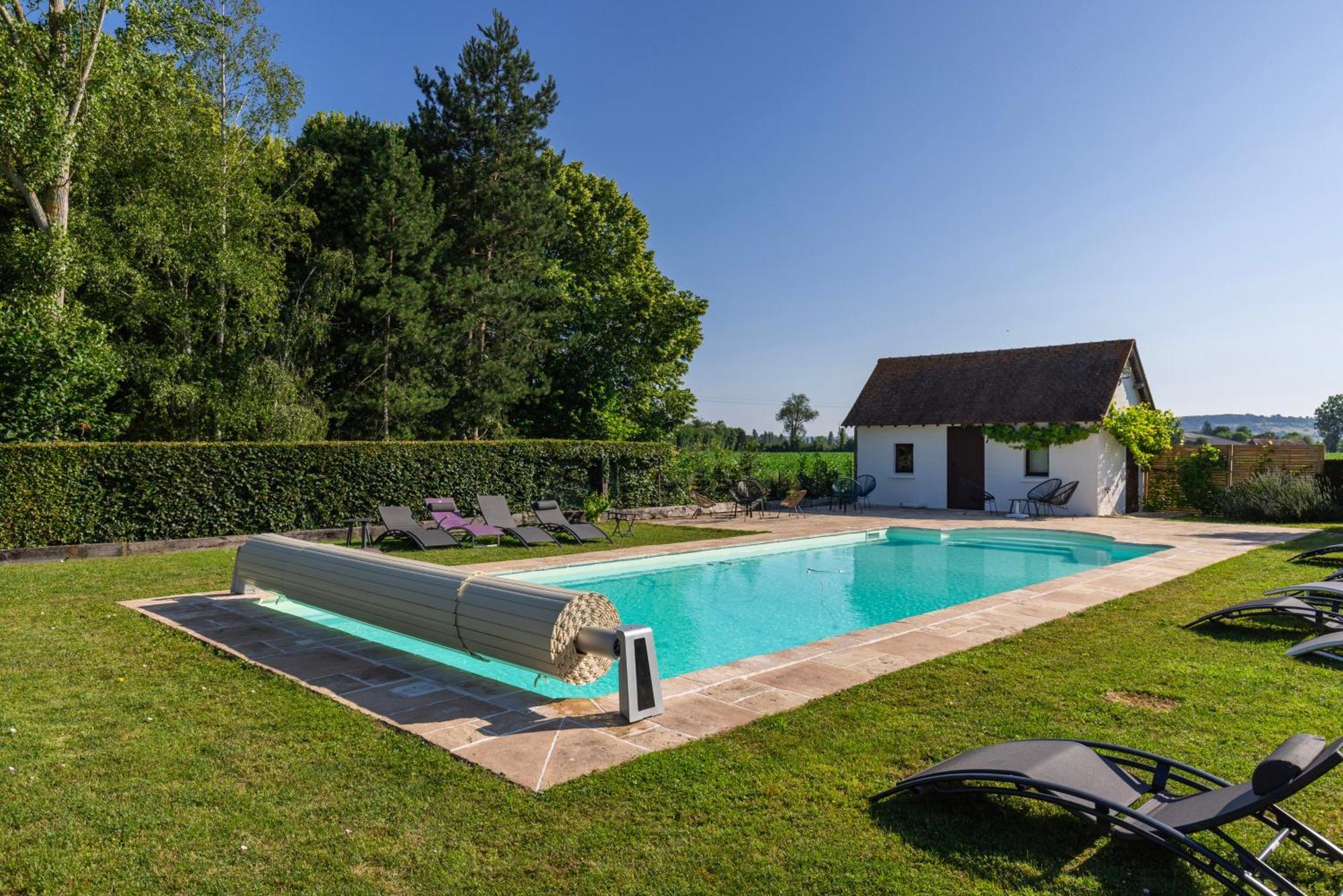Maison Jardin Gaillard disposant d'une piscine chauffée Bieville-en-Auge Exterior foto